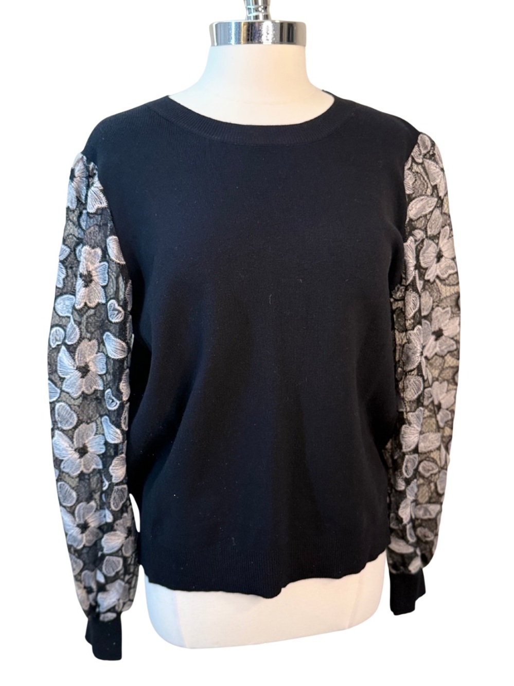 FATE Black Pullover Sweater Floral Lace Sleeves Size Large